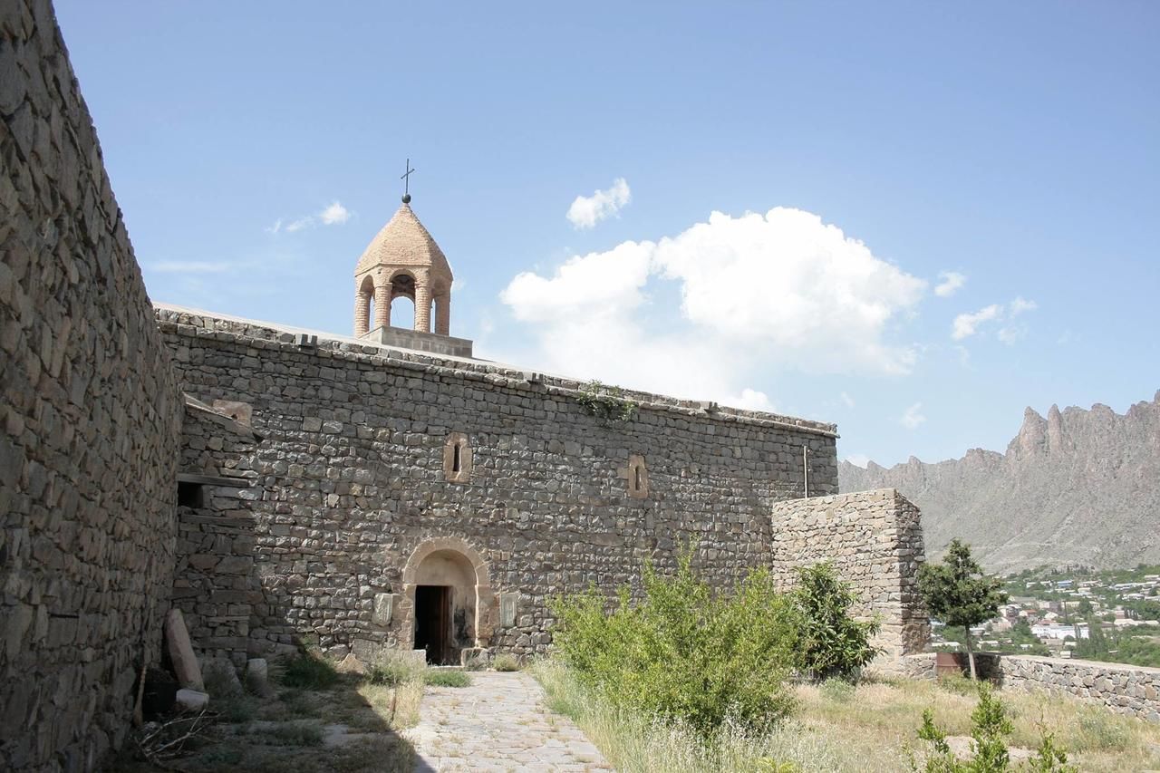 Отель Meghri Inn Meghri-9